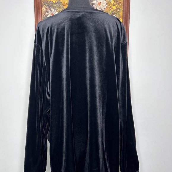 Roaman's Blouse Top Women's 3X Crew Neck Taiwan Black Velvet-Like Casual - Picture 4 of 13